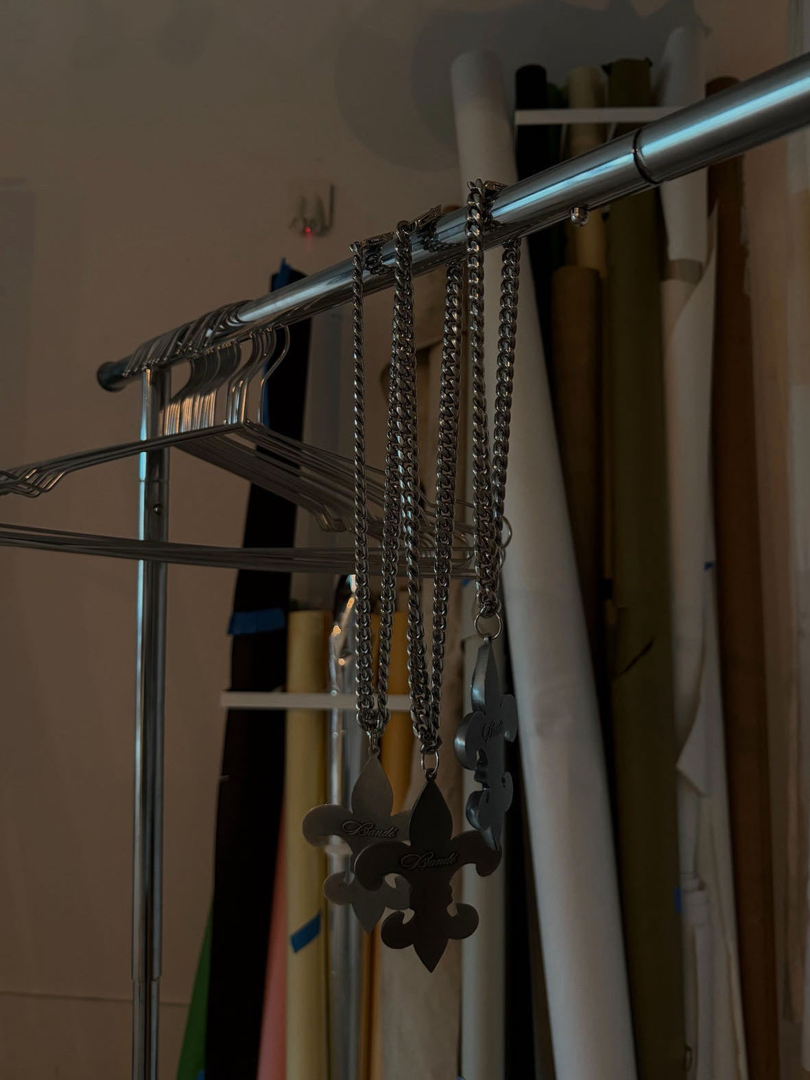 “Maison” Chain